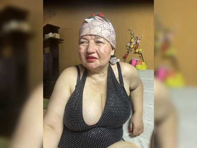 SVETIKBOMBOCHKA's BongaCams show and profile