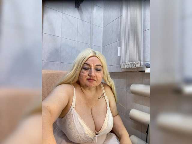 SVETIKBOMBOCHKA's BongaCams show and profile