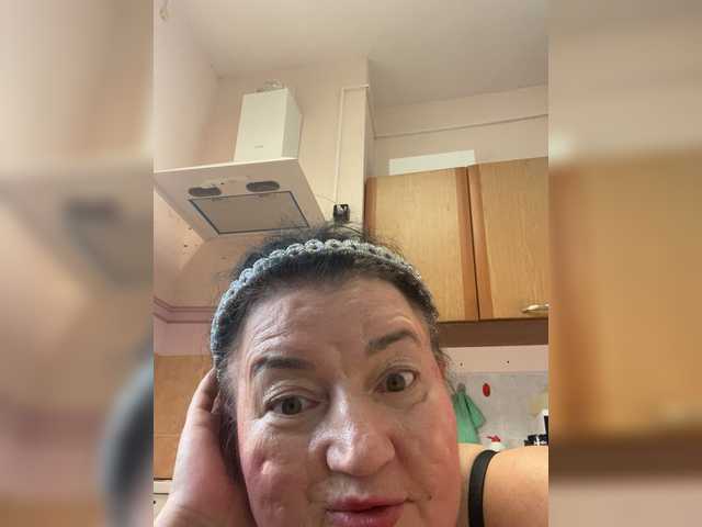 SVETIKBOMBOCHKA's BongaCams show and profile