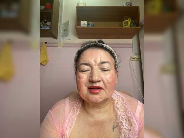 SVETIKBOMBOCHKA's BongaCams show and profile