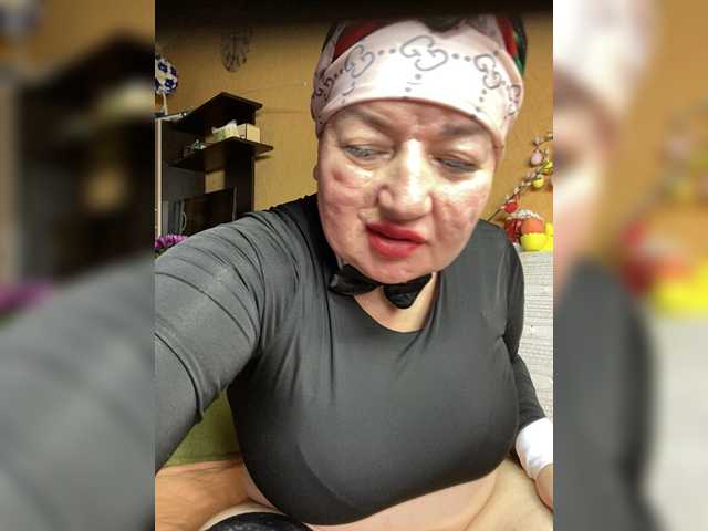 SVETIKBOMBOCHKA's BongaCams show and profile