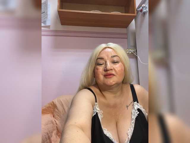 SVETIKBOMBOCHKA's BongaCams show and profile