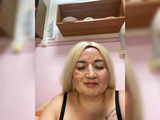 SVETIKBOMBOCHKA – webcam model profile photo