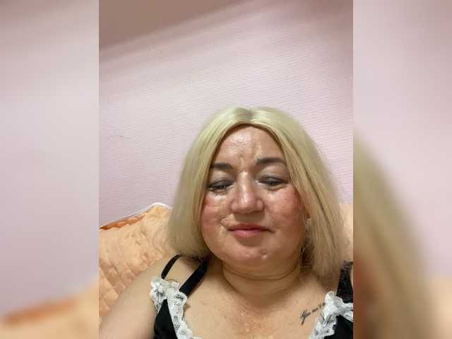 SVETIKBOMBOCHKA's BongaCams show and profile