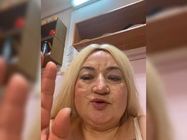 SVETIKBOMBOCHKA – webcam model profile photo