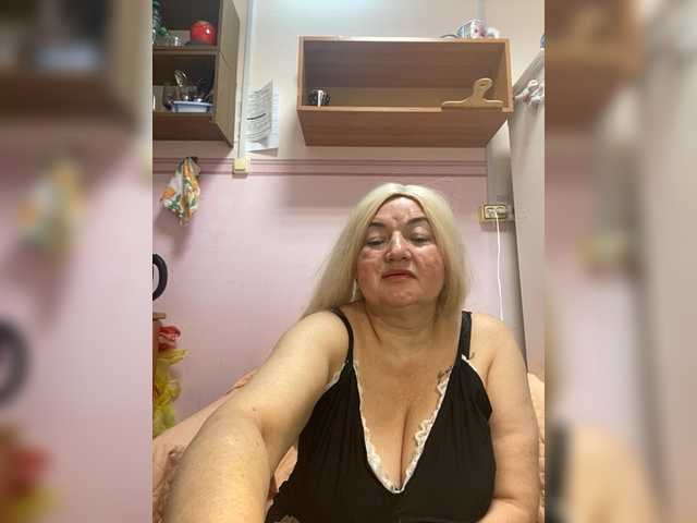 SVETIKBOMBOCHKA's BongaCams show and profile