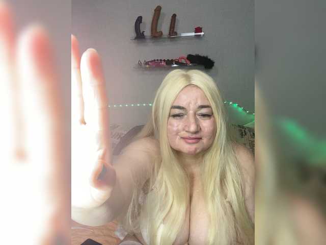 SVETIKBOMBOCHKA's BongaCams show and profile