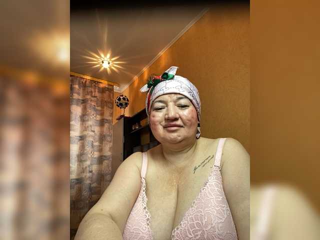 SVETIKBOMBOCHKA's BongaCams show and profile