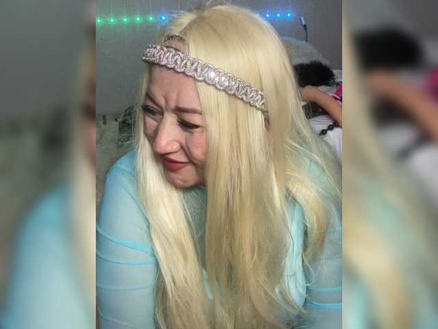 SVETIKBOMBOCHKA's BongaCams show and profile