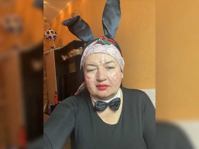 SVETIKBOMBOCHKA's BongaCams show and profile