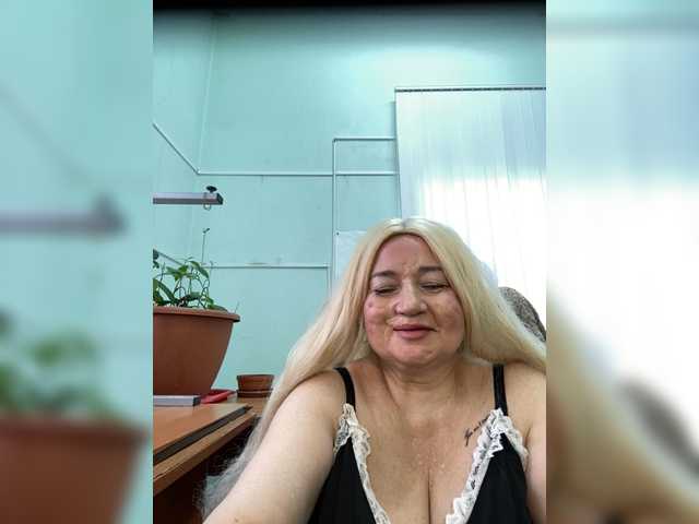 SVETIKBOMBOCHKA's BongaCams show and profile