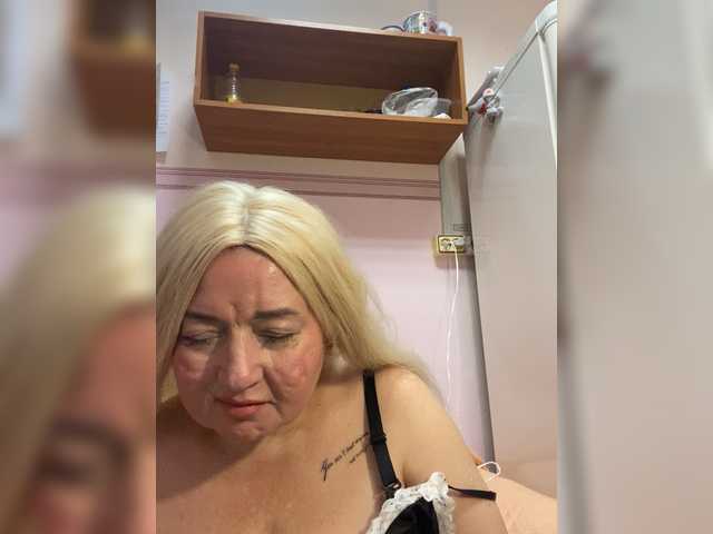 SVETIKBOMBOCHKA's BongaCams show and profile