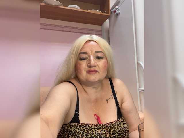 SVETIKBOMBOCHKA's BongaCams show and profile