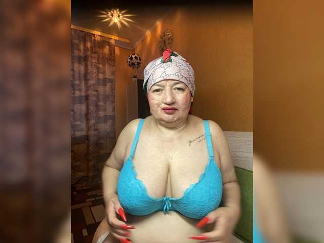 SVETIKBOMBOCHKA's BongaCams show and profile