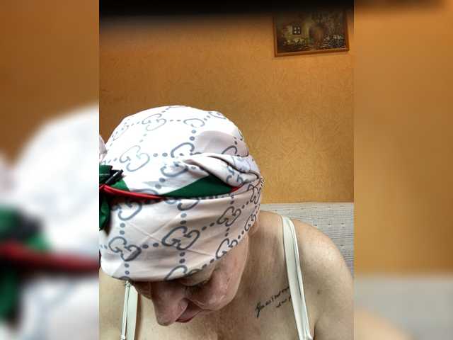 вебкам SVETIKBOMBOCHKA