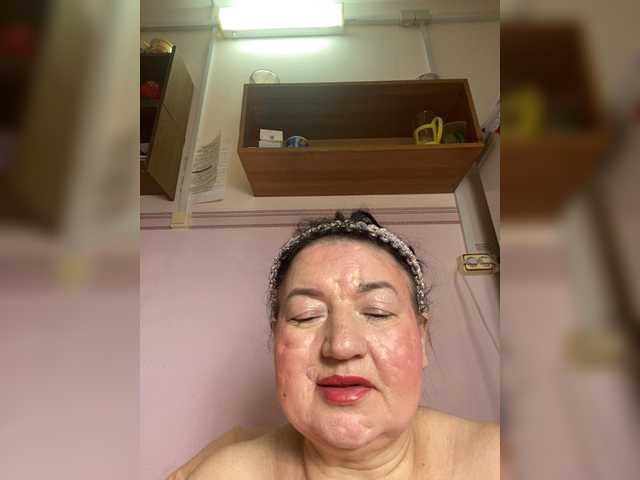 SVETIKBOMBOCHKA's BongaCams show and profile