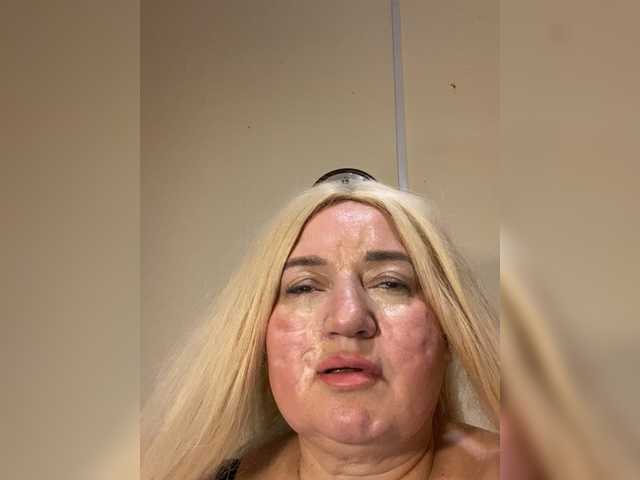 SVETIKBOMBOCHKA's BongaCams show and profile