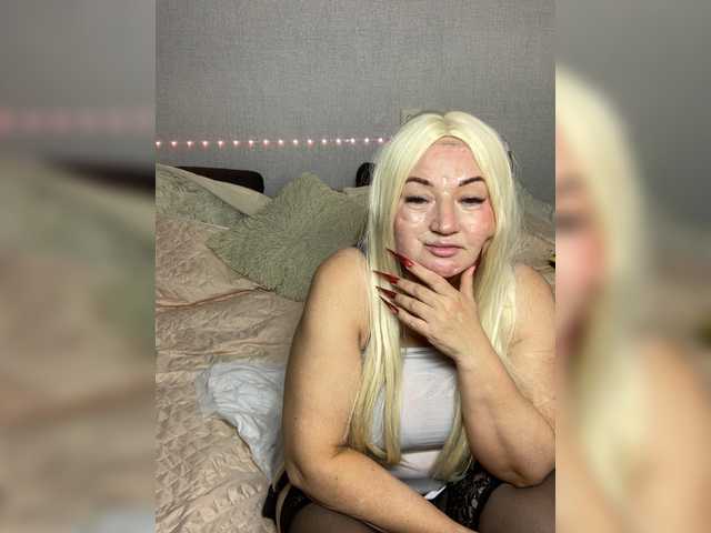 SVETIKBOMBOCHKA's BongaCams show and profile