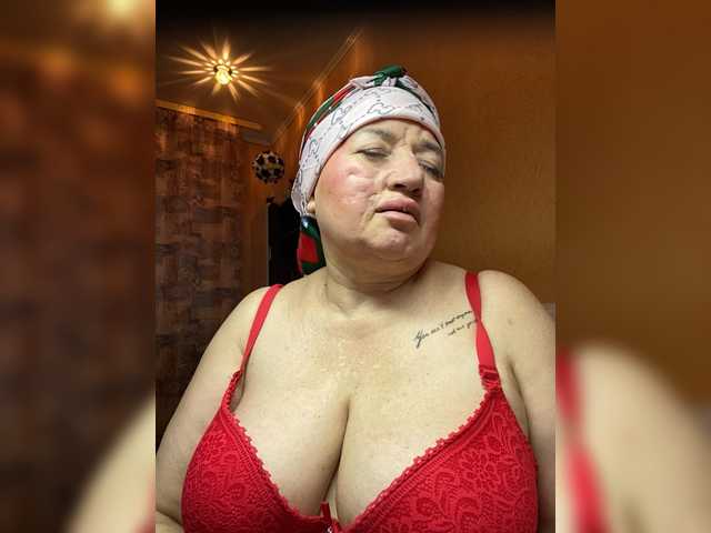 SVETIKBOMBOCHKA's BongaCams show and profile