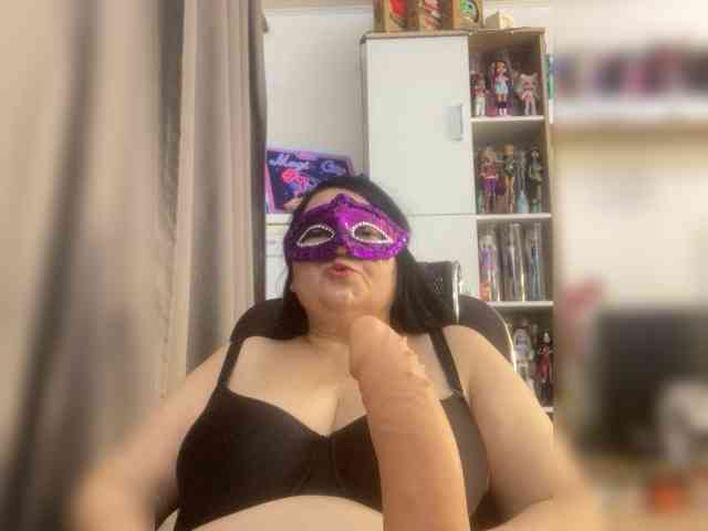 SVETIKBOMBOCHKA webcam