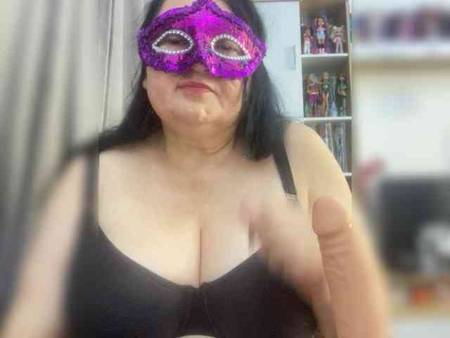 SVETIKBOMBOCHKA webcam