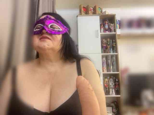 SVETIKBOMBOCHKA webcam