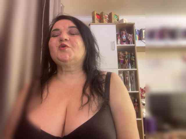 SVETIKBOMBOCHKA webcam