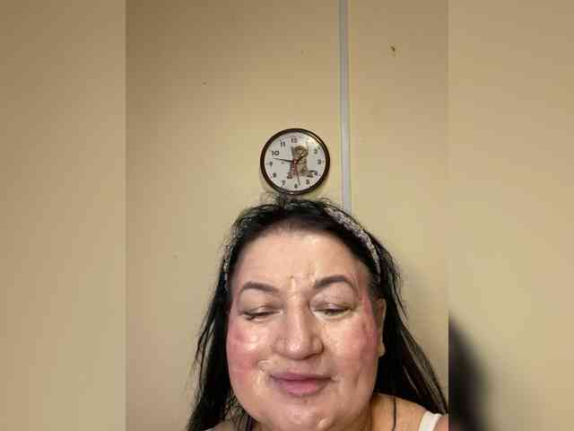 SVETIKBOMBOCHKA Live Webcam on BongaCams