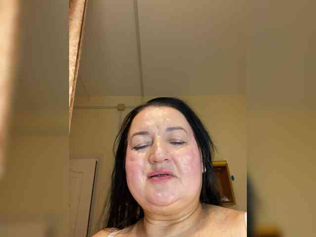 SVETIKBOMBOCHKA Live Webcam on BongaCams