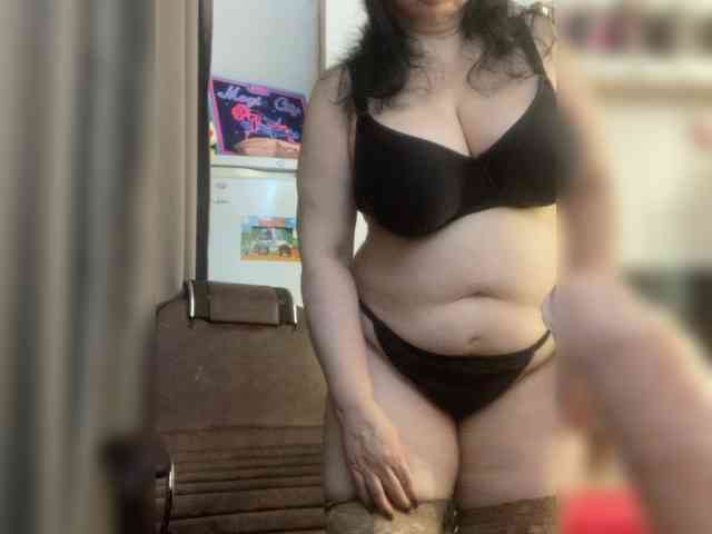 SVETIKBOMBOCHKA webcam