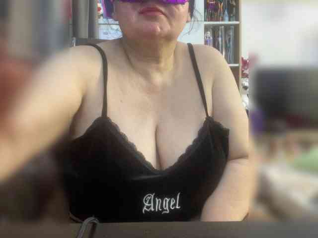 SVETIKBOMBOCHKA webcam