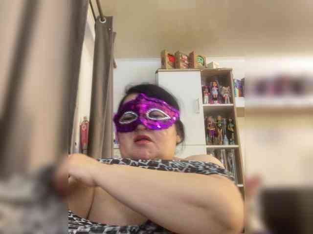 SVETIKBOMBOCHKA webcam