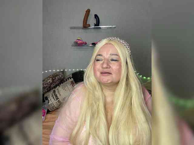 SVETIKBOMBOCHKA Live Webcam on BongaCams