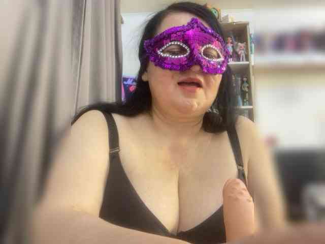 SVETIKBOMBOCHKA webcam