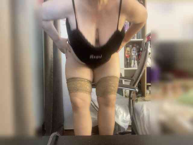 SVETIKBOMBOCHKA webcam