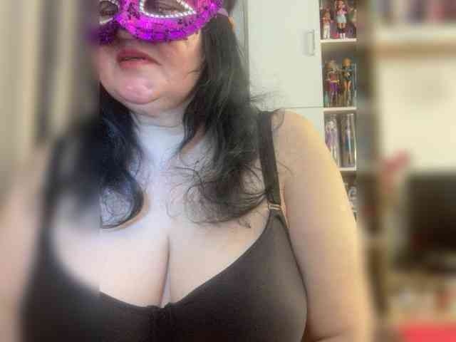 SVETIKBOMBOCHKA webcam