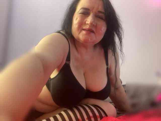 SVETIKBOMBOCHKA webcam