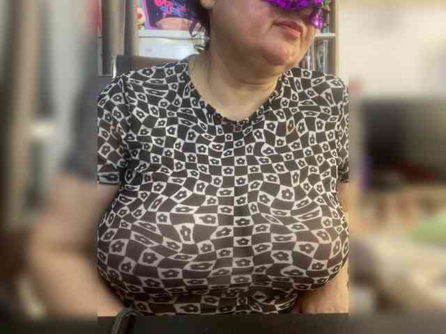 SVETIKBOMBOCHKA webcam