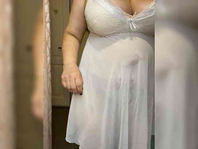 SVETIKBOMBOCHKA Live Webcam on BongaCams