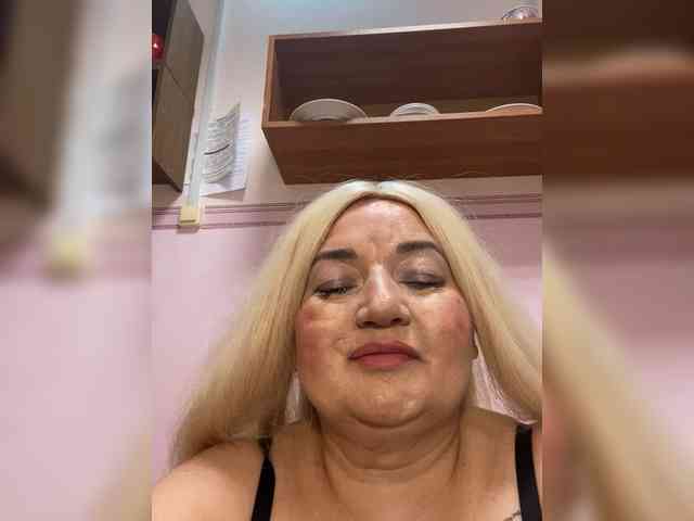 SVETIKBOMBOCHKA Live Webcam on BongaCams