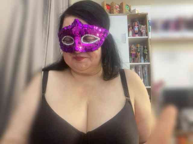 SVETIKBOMBOCHKA webcam