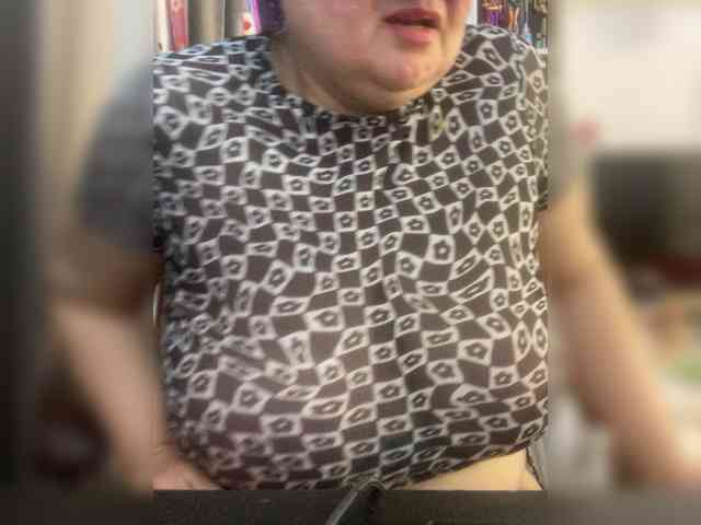 SVETIKBOMBOCHKA webcam