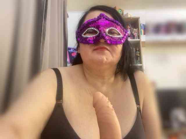 SVETIKBOMBOCHKA webcam