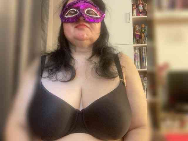 SVETIKBOMBOCHKA webcam