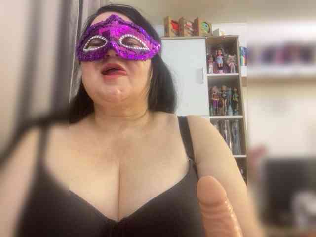 SVETIKBOMBOCHKA webcam