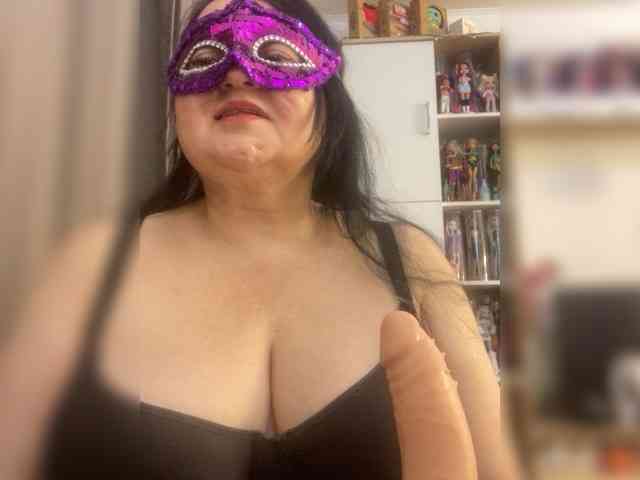 SVETIKBOMBOCHKA webcam