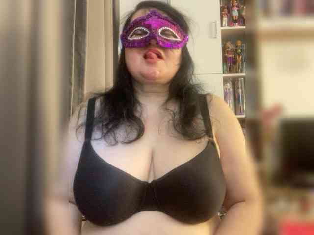 SVETIKBOMBOCHKA webcam