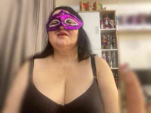 SVETIKBOMBOCHKA webcam