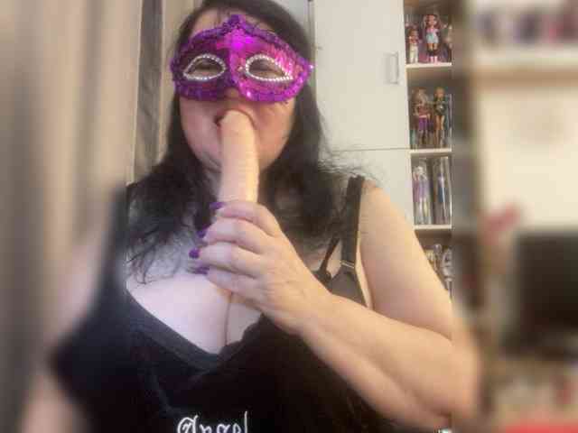 SVETIKBOMBOCHKA webcam