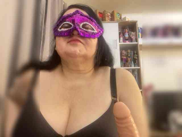 SVETIKBOMBOCHKA webcam